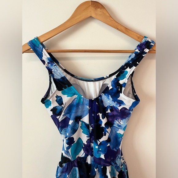 Maxine of Hollywood Women's Swimsuit Size 6 Floral One Piece Skirt Dress Sample - Picture 8 of 12